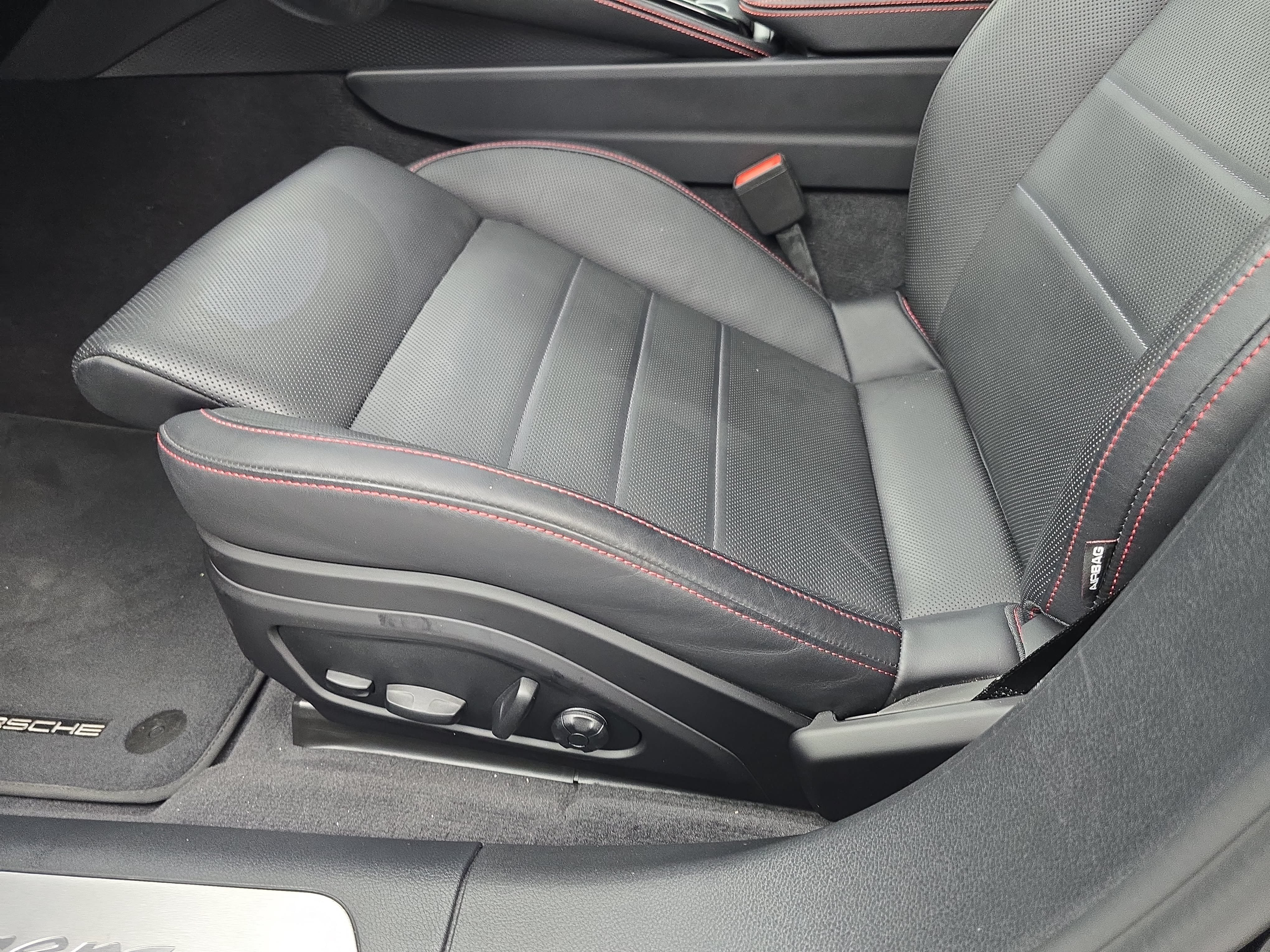 Certified 2025 Porsche Panamera 4 AWD/4WD image 31