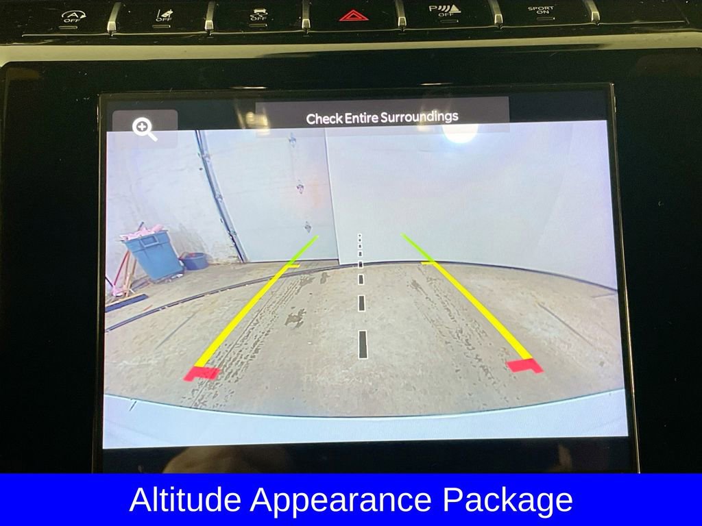 Used 2023 Jeep Grand Cherokee L Laredo image 17