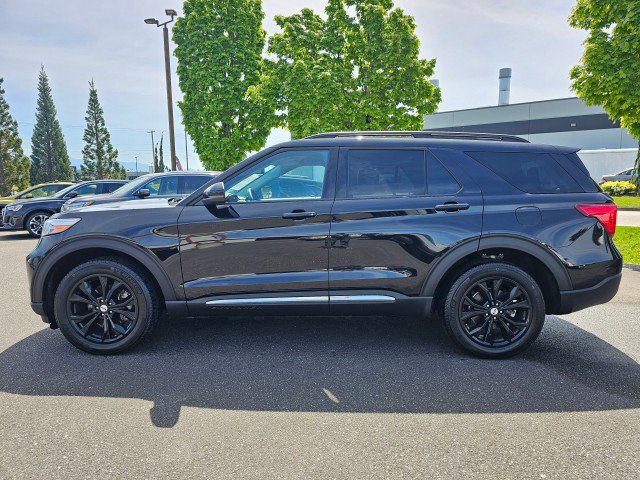 Used 2023 Ford Explorer XLT w/ Equipment Group 202A AWD/4WD image 4