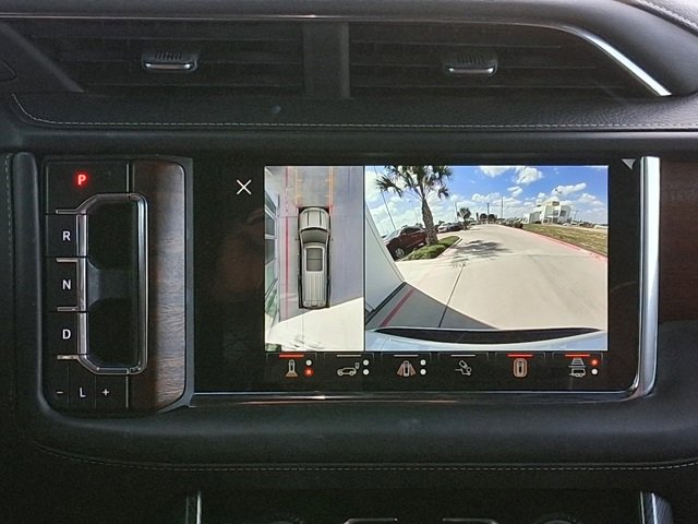 Used 2023 GMC Yukon XL Denali Ultimate image 9