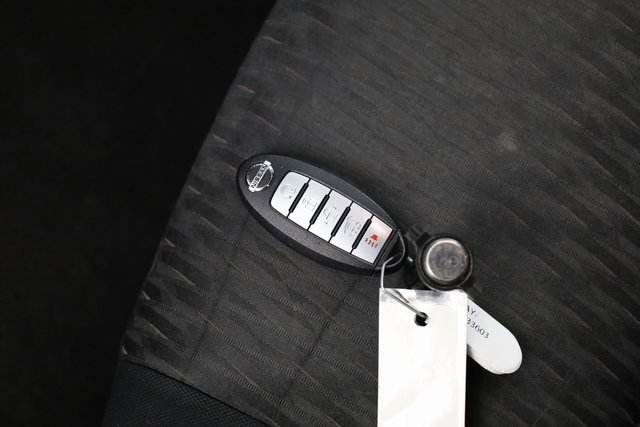 Used 2020 Nissan Rogue SV w/ Premium Package image 29