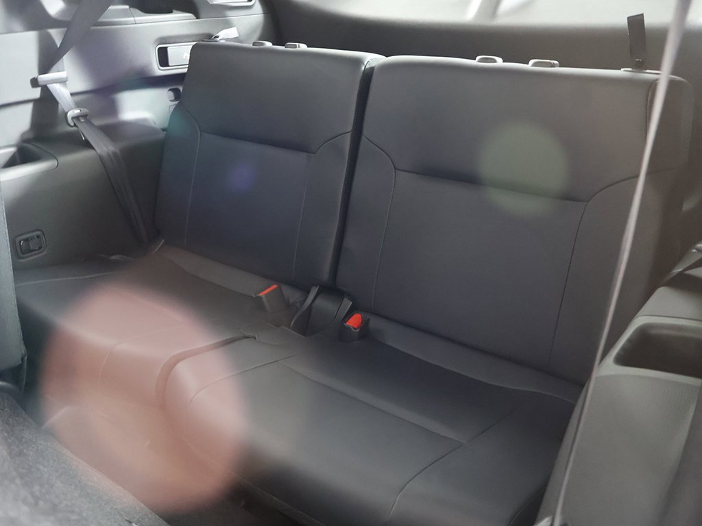 New 2025 Mitsubishi Outlander SE image 35