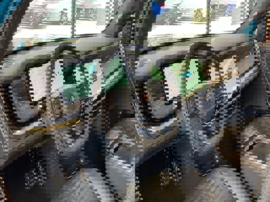 Used 2022 Rivian R1T Adventure image 19