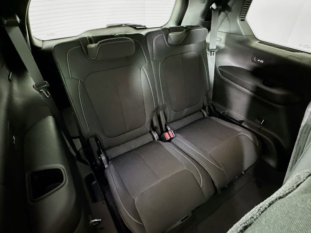 New 2025 Jeep Grand Cherokee L Laredo w/ Luxury Tech Group I image 33