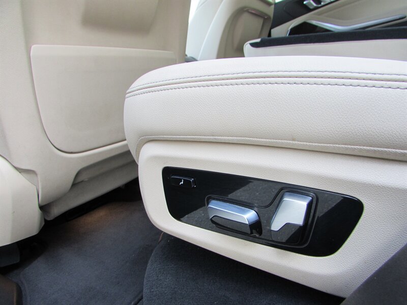 Used 2020 BMW X5 xDrive40i w/ Premium Package AWD/4WD image 29