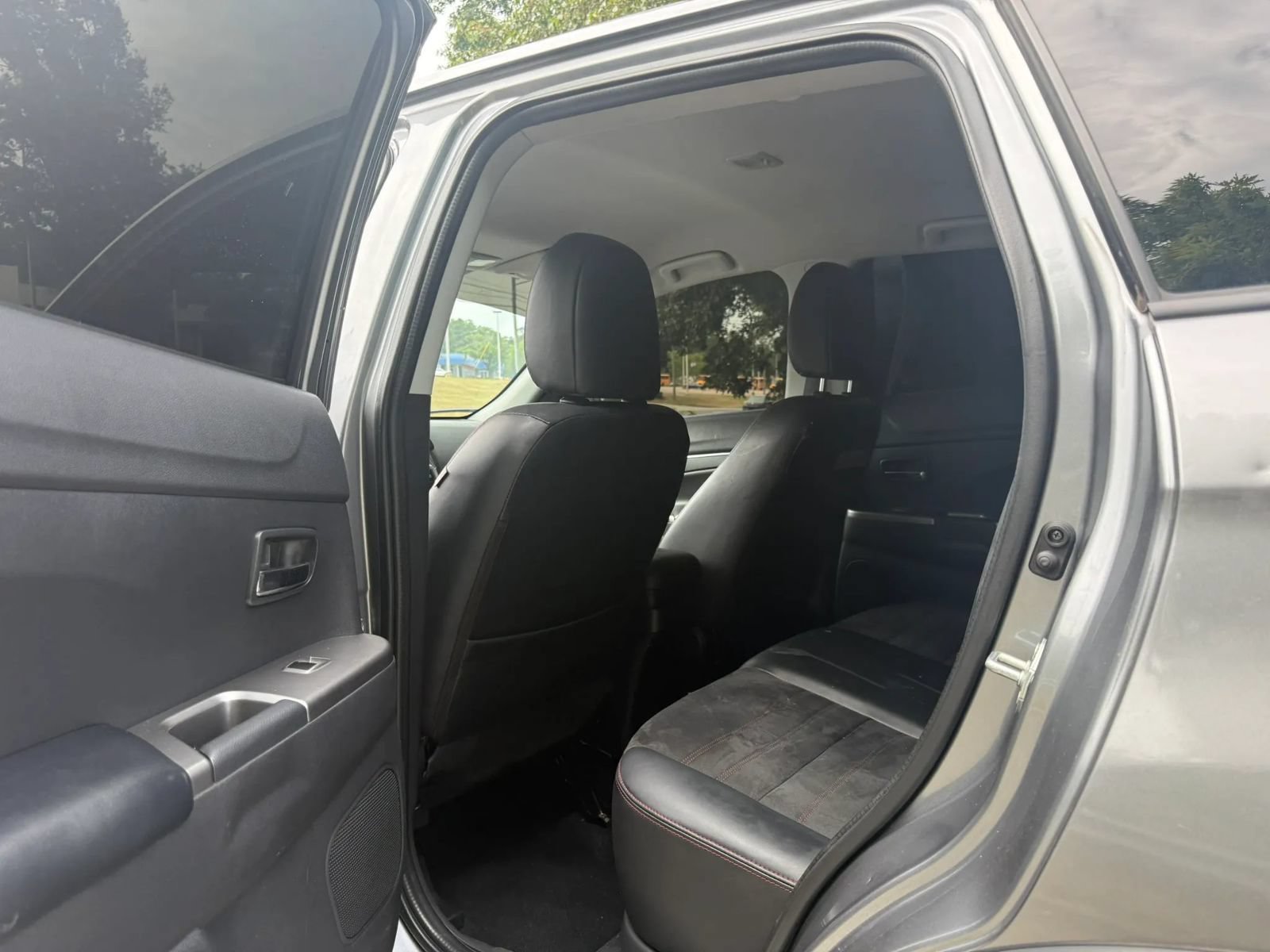 Used 2018 Mitsubishi Outlander Sport SE AWD/4WD image 13