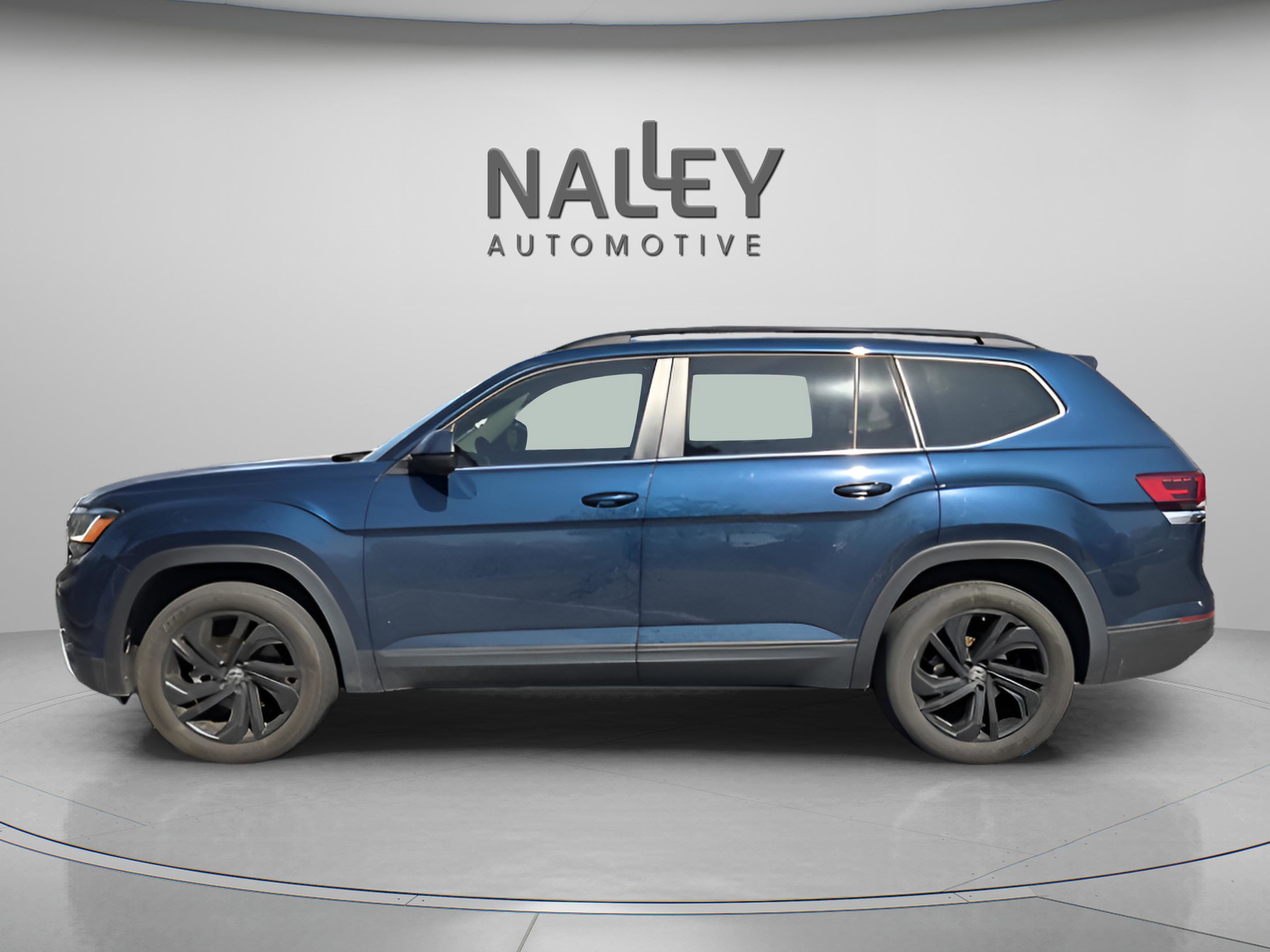 Used 2022 Volkswagen Atlas SE w/ Black Wheel Package image 2