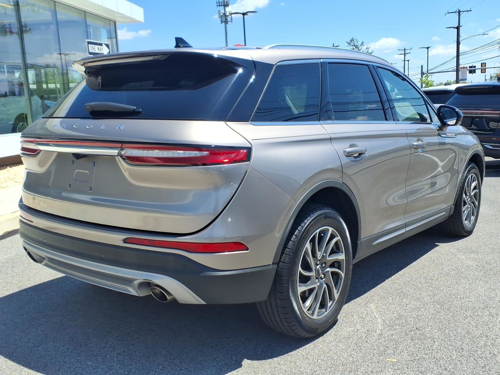 Certified 2020 Lincoln Corsair AWD w/ Equipment Group 101A image 4