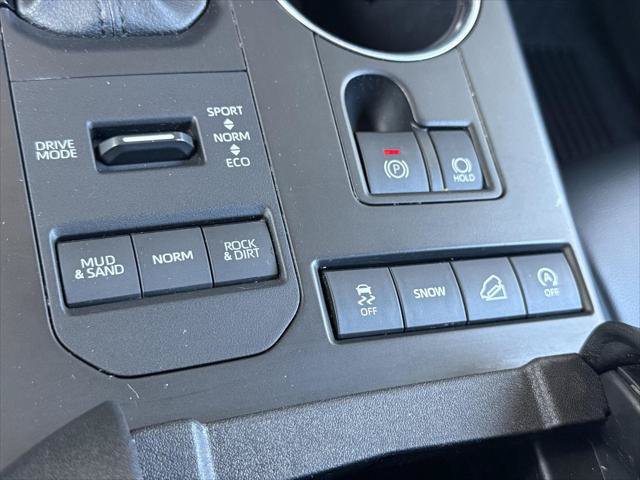 Certified 2021 Toyota Highlander XLE AWD/4WD image 28
