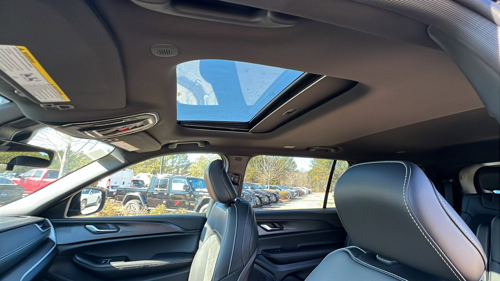 New 2025 Jeep Grand Cherokee L Altitude image 18