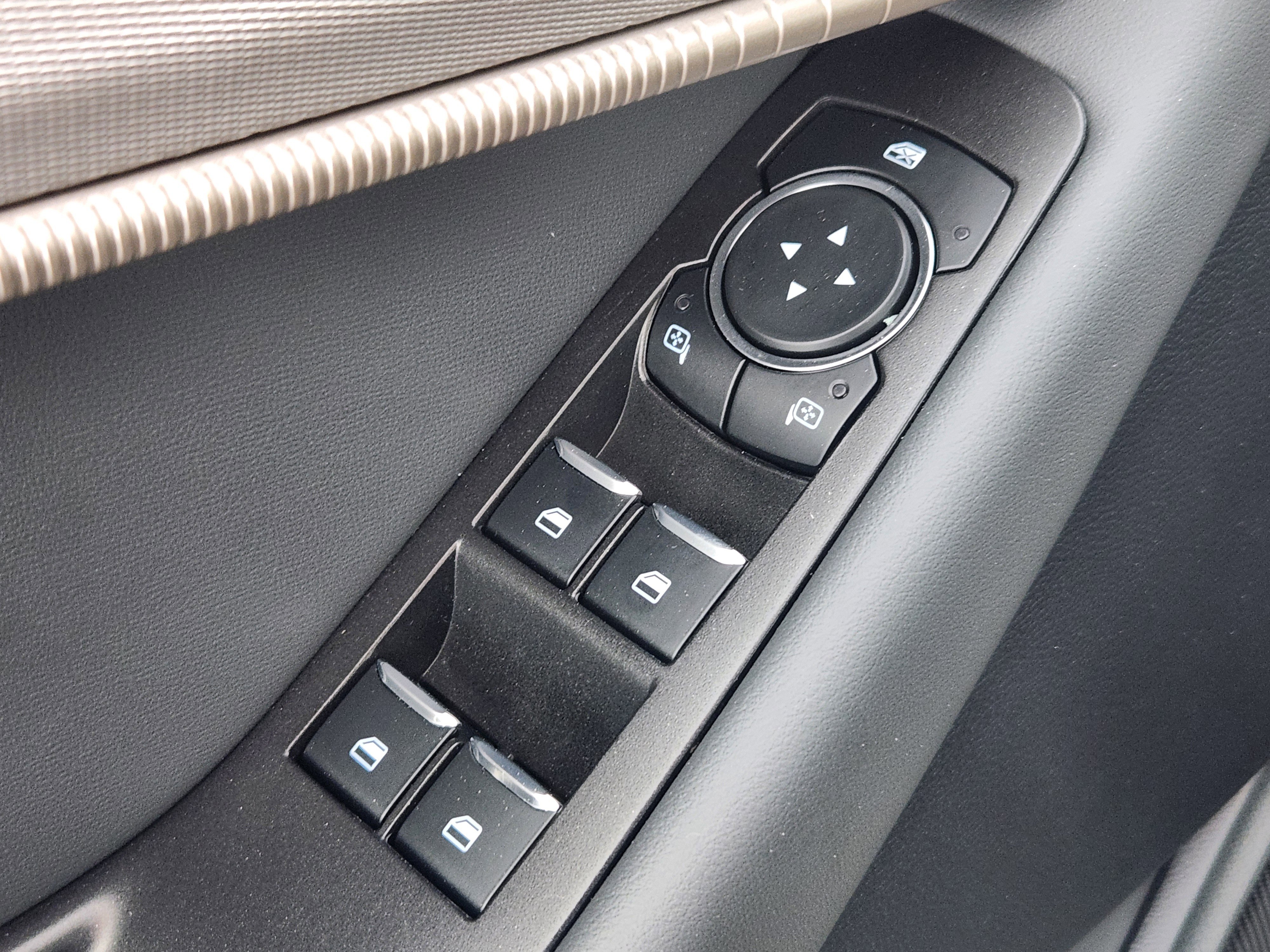 Used 2025 Ford Explorer Active image 17