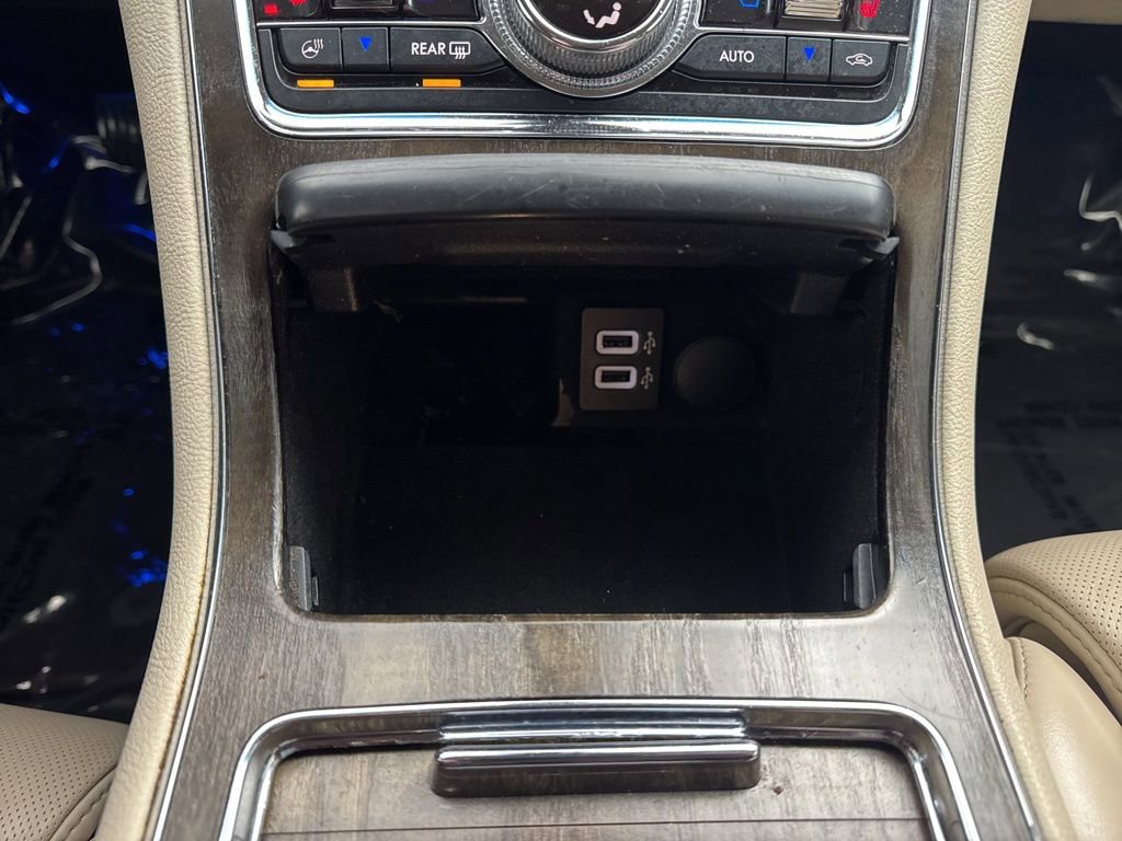 Used 2018 Lincoln Continental Reserve w/ Rear-seat Package image 23