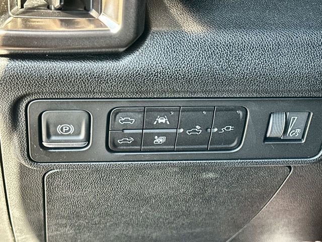 New 2025 GMC Hummer EV 2X image 18