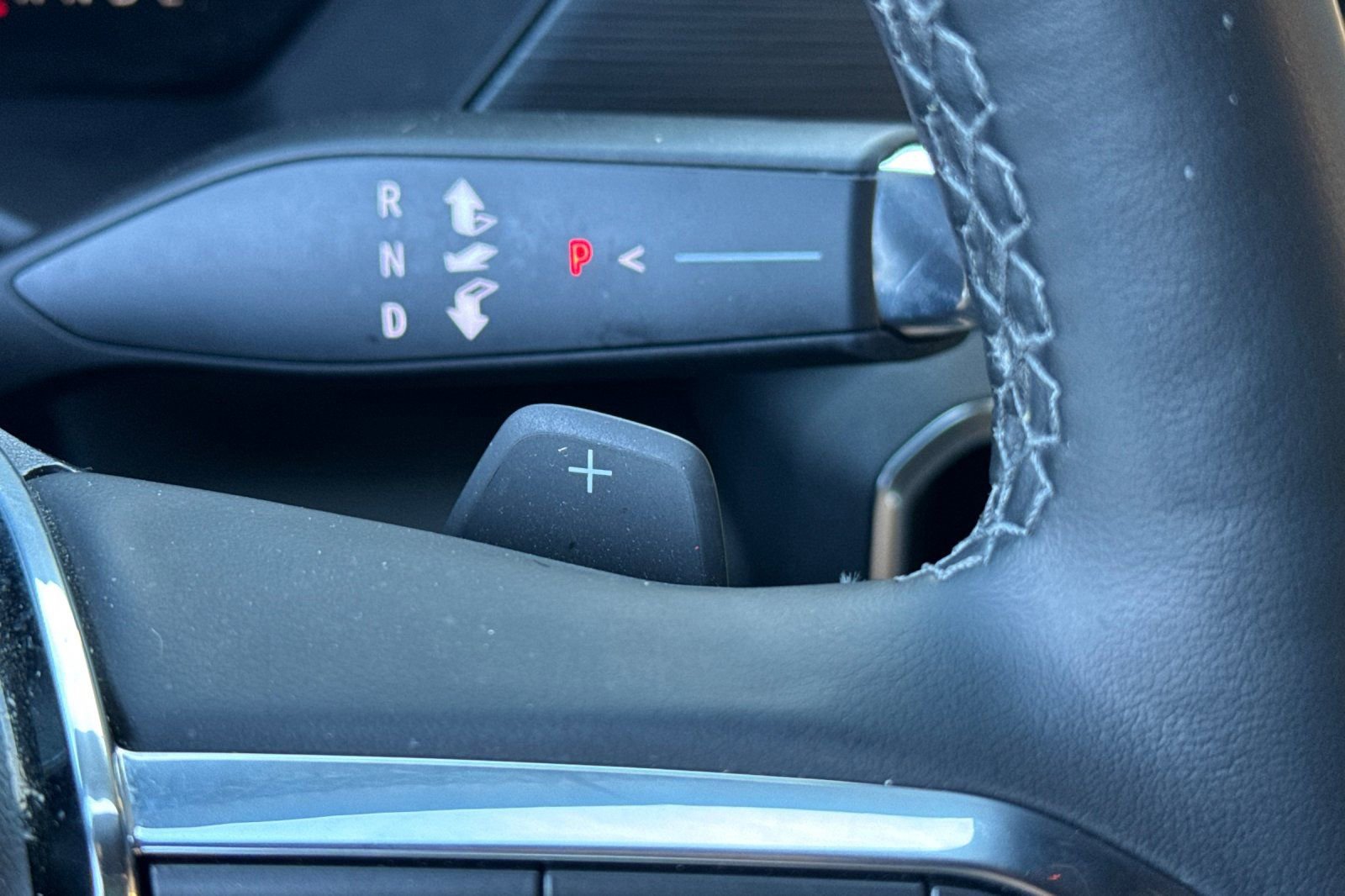 Used 2025 GMC Acadia Elevation image 35