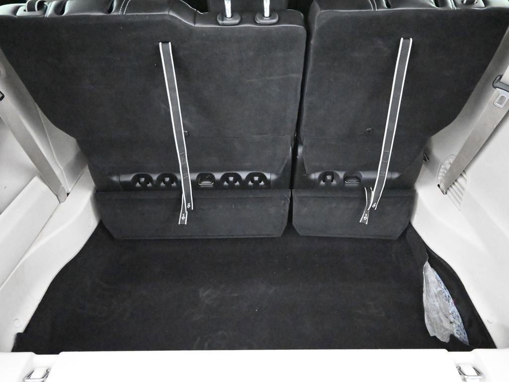 Used 2024 Chrysler Pacifica Touring-L image 11