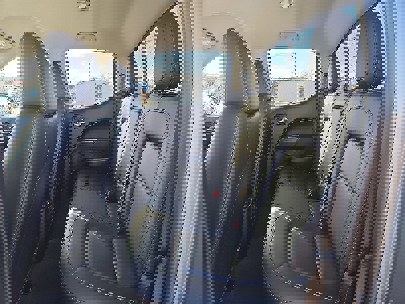 Used 2022 Chevrolet Colorado LT w/ Luxury Package image 11