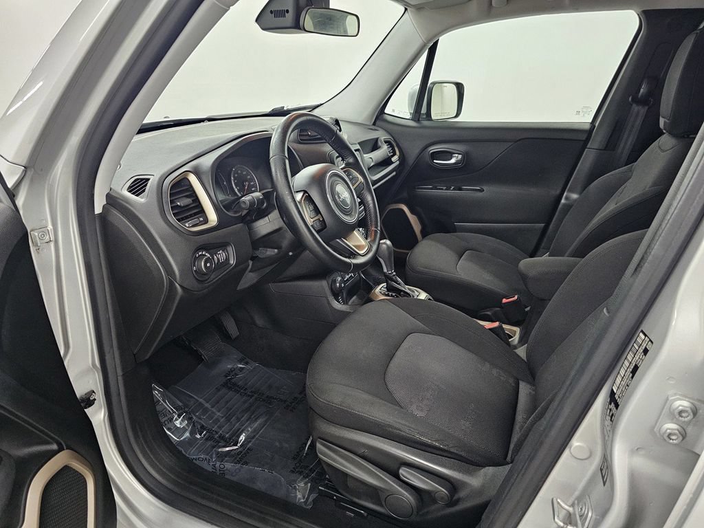 Used 2015 Jeep Renegade Latitude AWD/4WD image 15