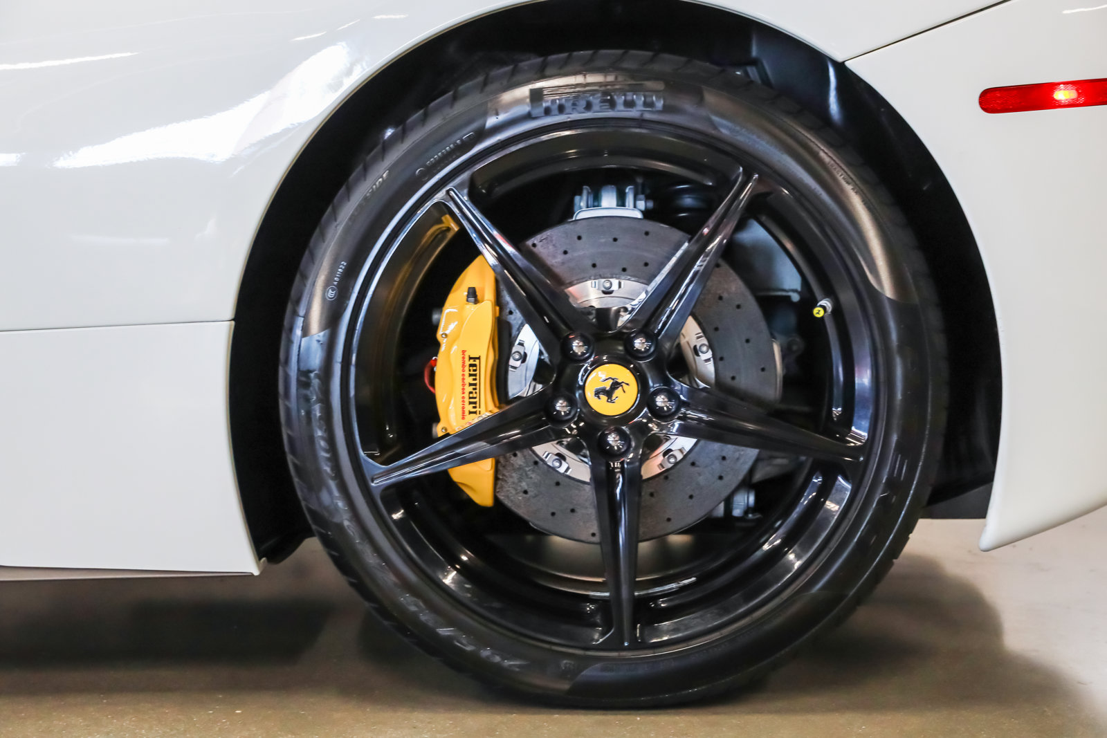 Used 2013 Ferrari 458 Spider RWD image 21