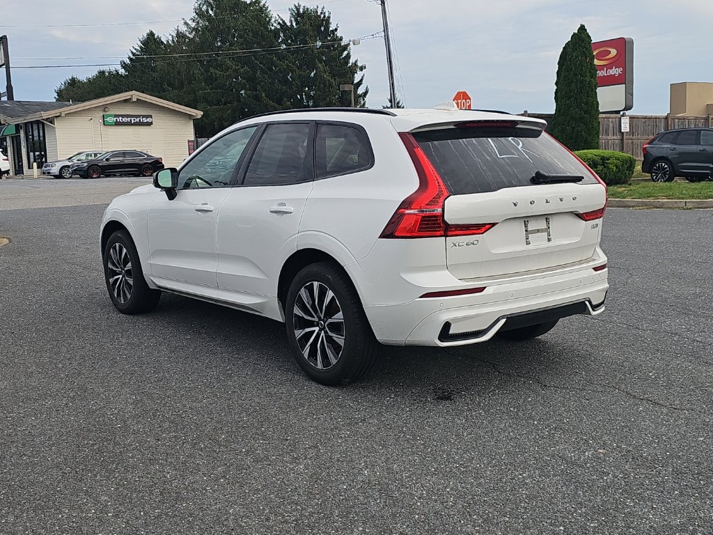 Used 2024 Volvo XC60 B5 Core w/ Protection Package Premier AWD/4WD image 15