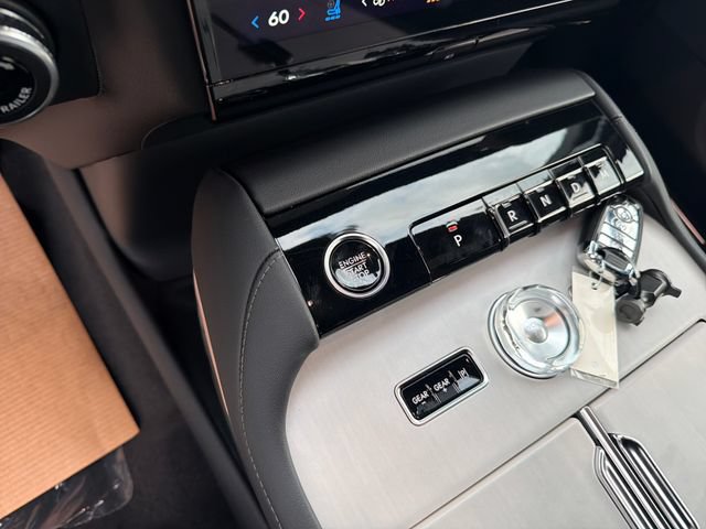 New 2027 Lincoln Navigator Reserve w/ Jet Appearance Package AWD/4WD image 22