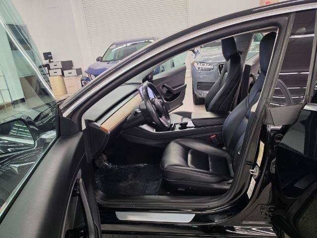 Used 2019 Tesla Model 3 Mid Range RWD image 27
