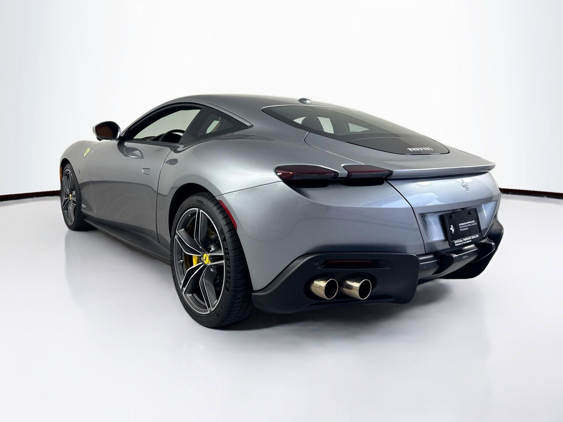 Certified 2022 Ferrari Roma Base image 5
