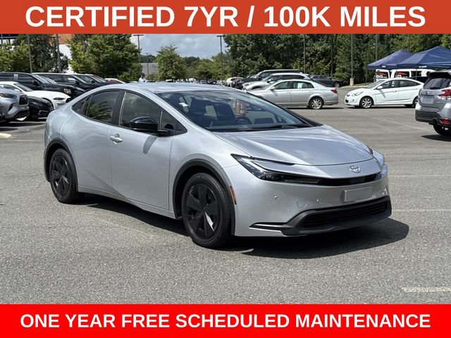 Used 2025 Toyota Prius LE FWD image 1