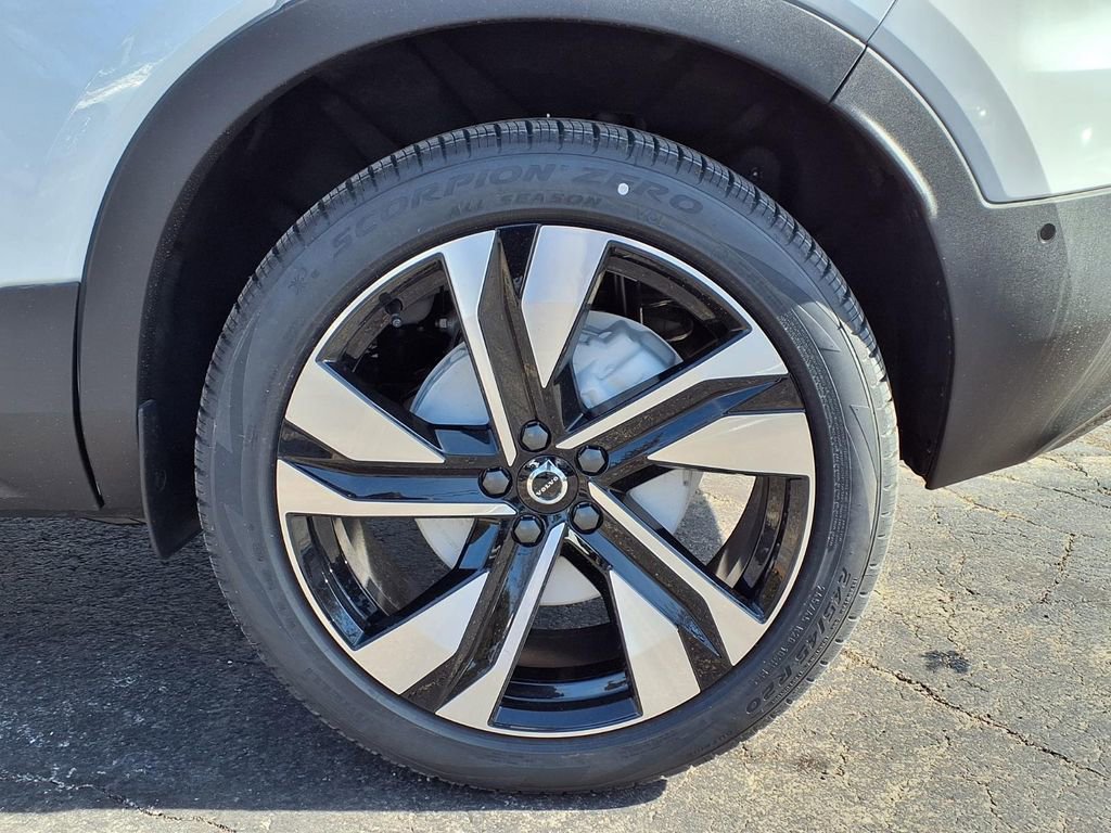New 2026 Volvo XC40 B5 Ultra w/ Climate Package AWD/4WD image 6