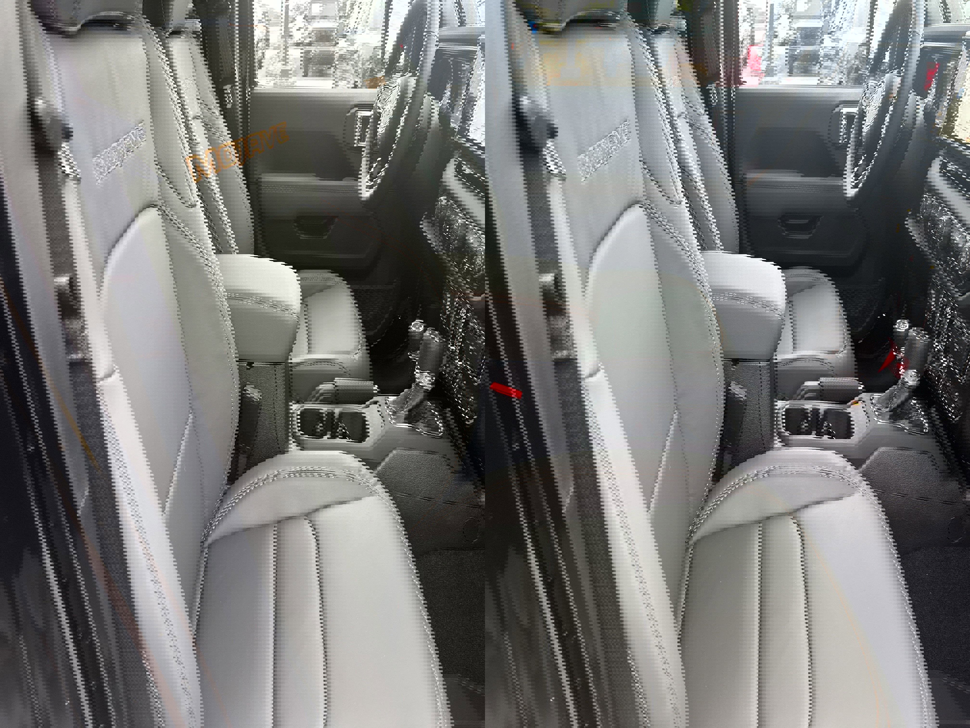 New 2025 Jeep Gladiator Mojave image 29