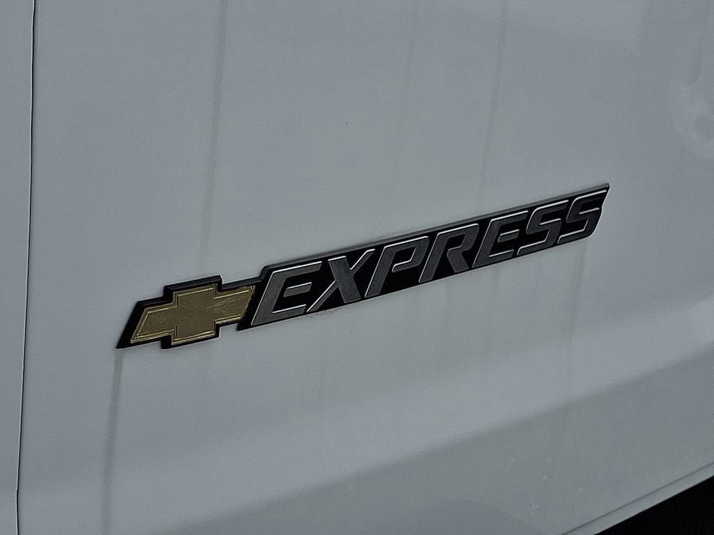 New 2025 Chevrolet Express 3500 w/ Driver Convenience Package image 15