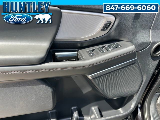 Used 2025 Ford Expedition Active AWD/4WD image 25