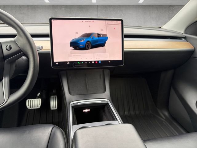 Used 2022 Tesla Model Y Performance image 3