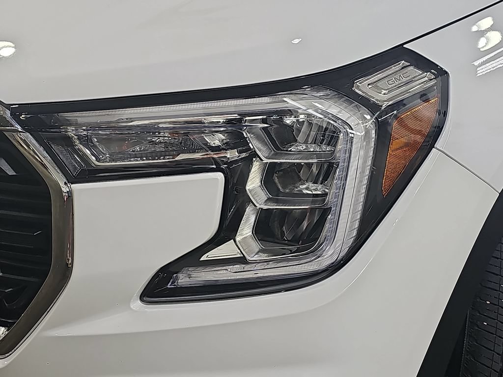 Used 2023 GMC Terrain SLE w/ LPO, Floor Liner Package AWD/4WD image 35