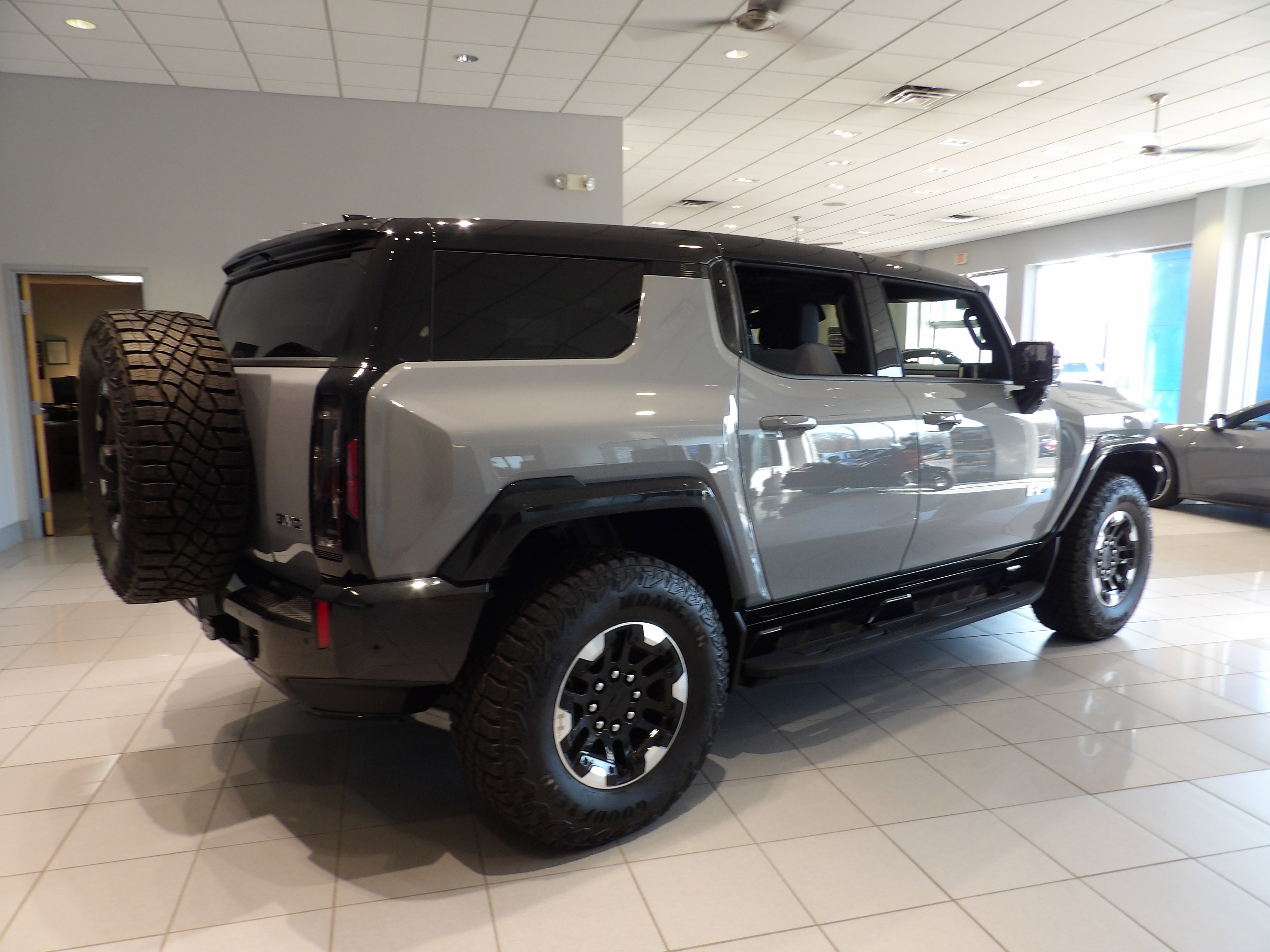 Used 2024 GMC Hummer EV 2X image 5