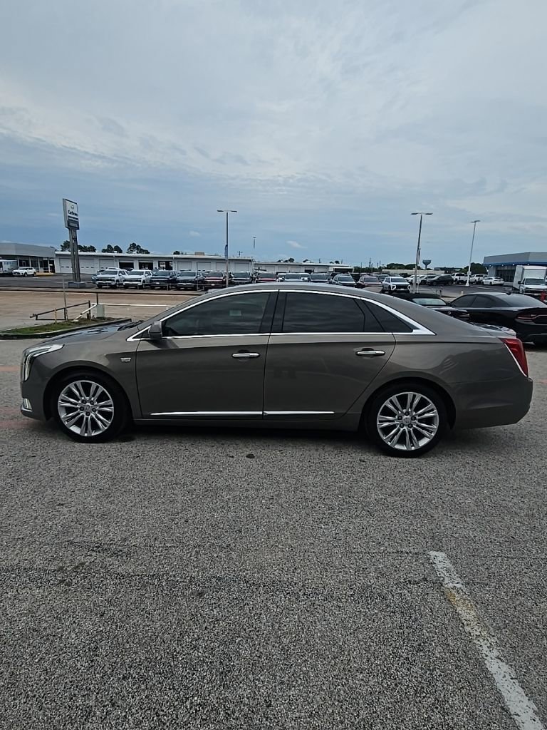 Used 2019 Cadillac XTS Luxury FWD image 4