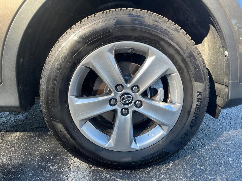 Used 2015 Toyota RAV4 XLE image 25