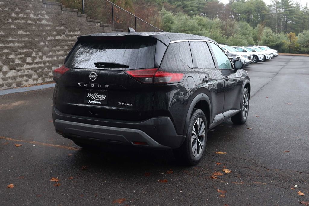 Used 2023 Nissan Rogue SV image 5