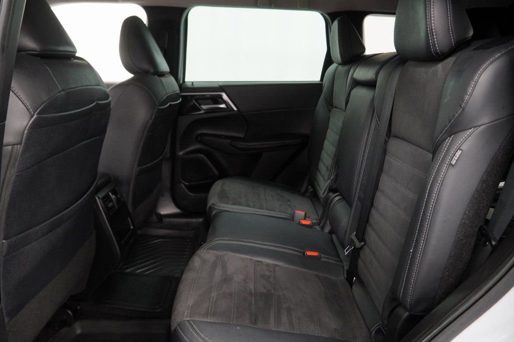 Used 2023 Mitsubishi Outlander SE image 22