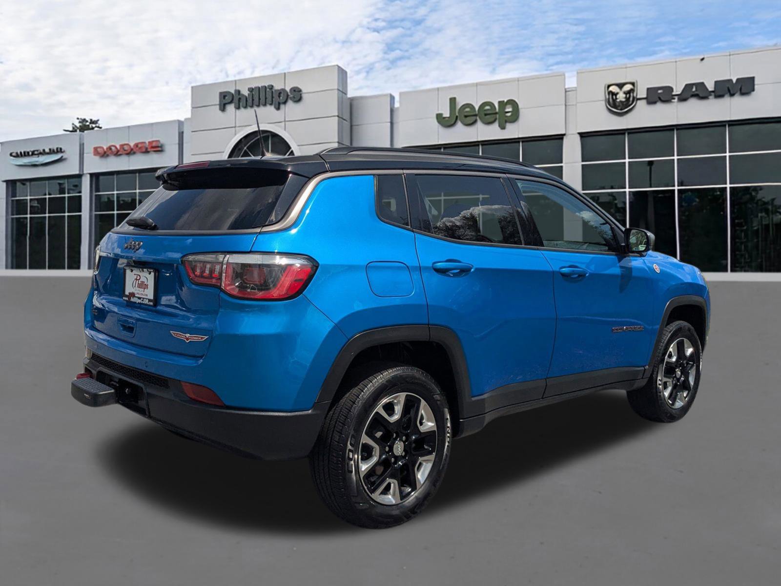 Used 2018 Jeep Compass Trailhawk w/ Leather Interior Group image 3