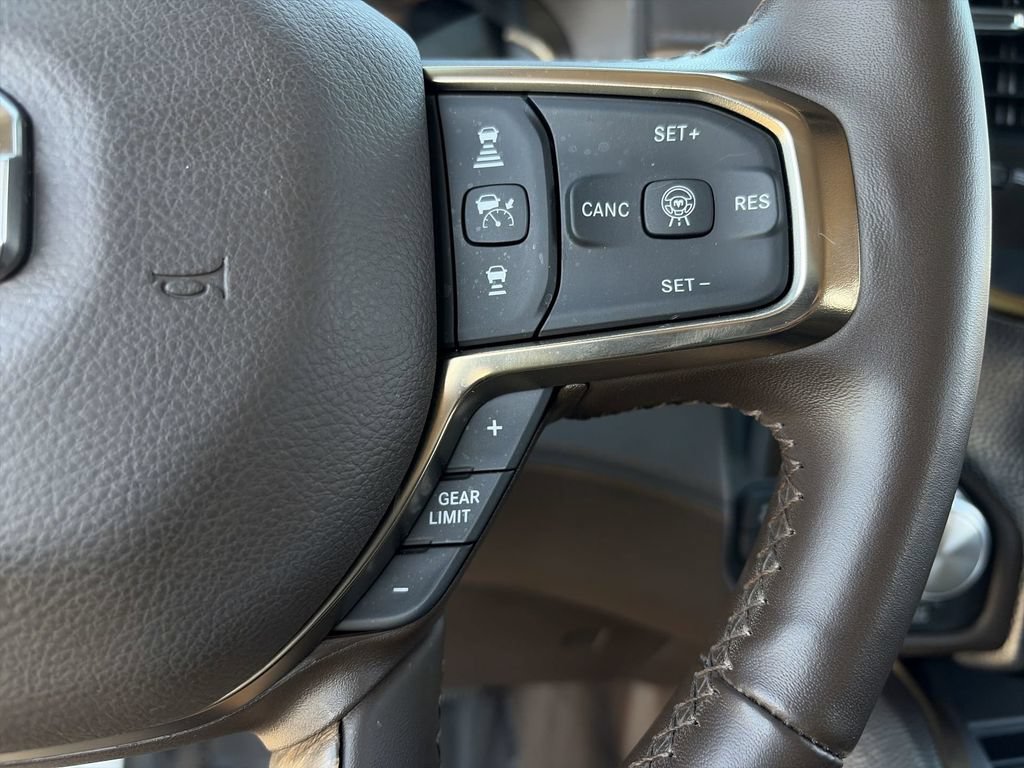 Used 2025 RAM 1500 Limited AWD/4WD image 10