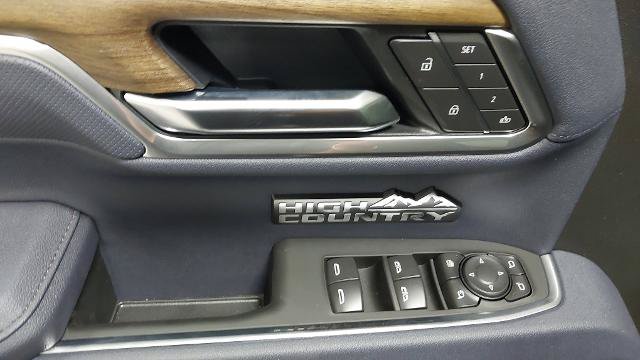 New 2026 Chevrolet Silverado 1500 High Country w/ High Country Premium Package AWD/4WD image 19