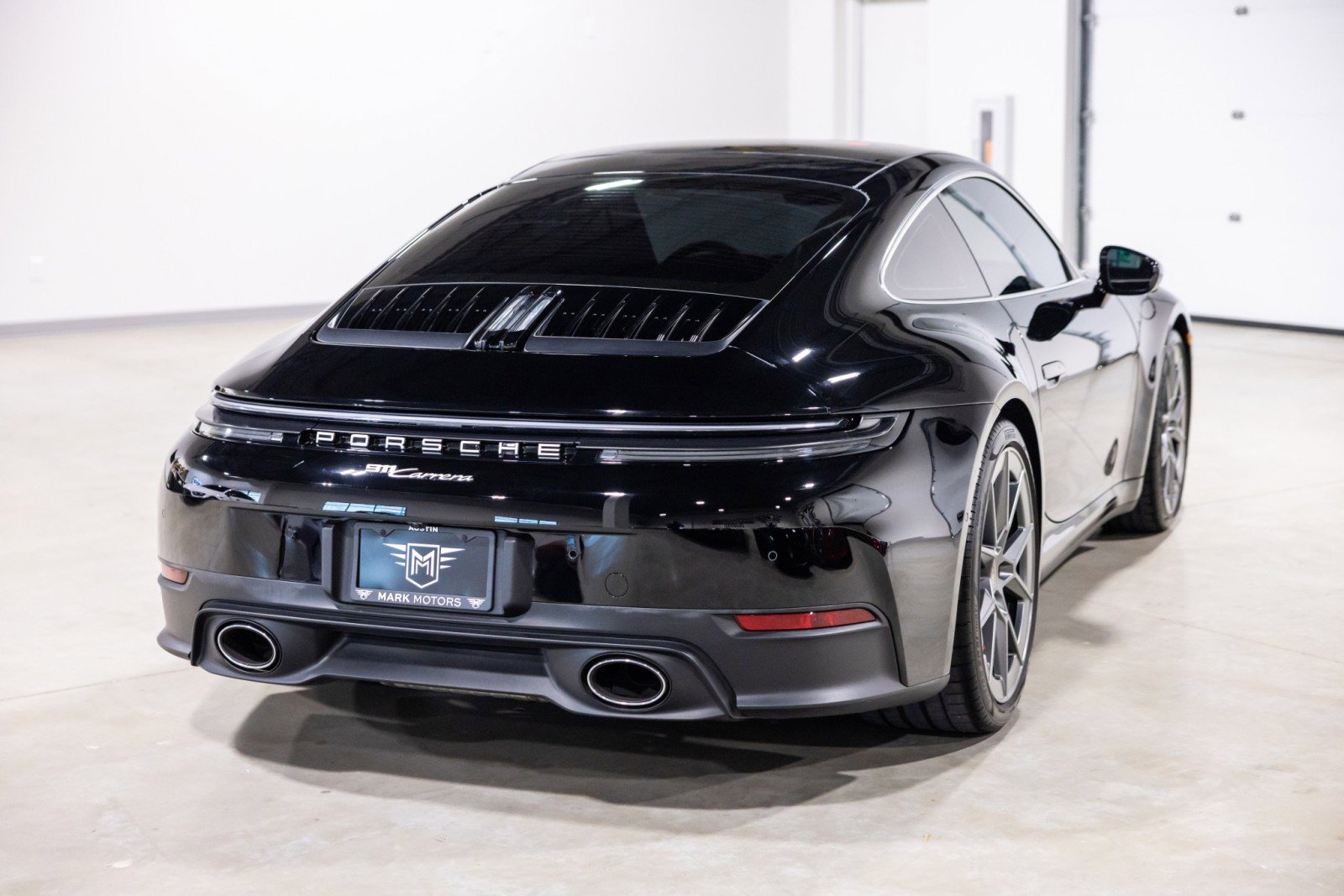 Used 2025 Porsche 911 Carrera RWD image 9