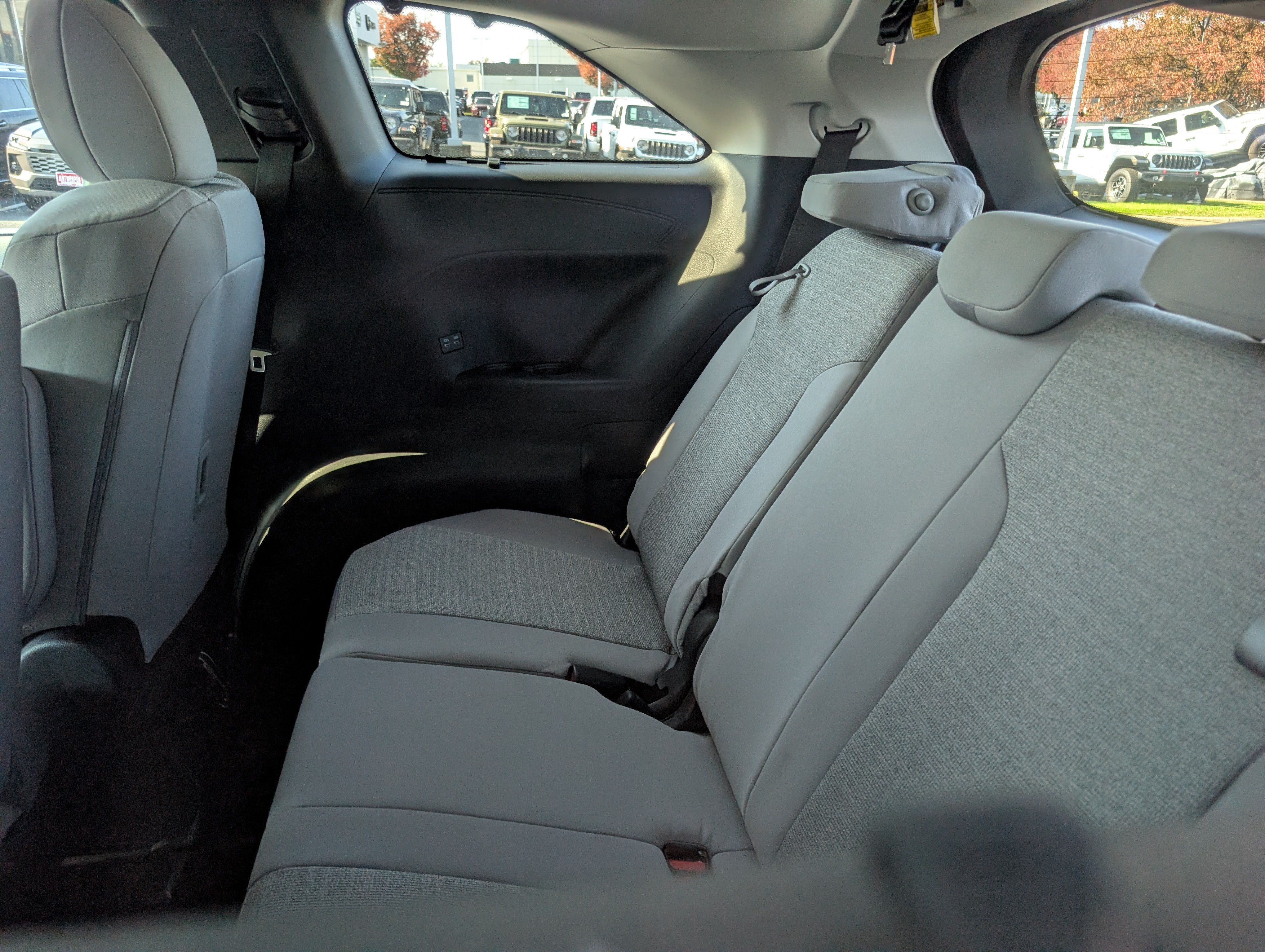 New 2026 Toyota Sienna LE AWD/4WD image 11