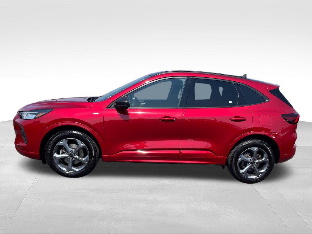 Used 2023 Ford Escape ST-Line w/ Tech Pack #1 AWD/4WD image 2