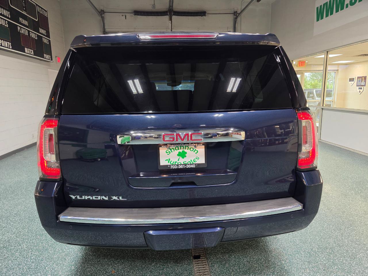 Used 2018 GMC Yukon XL Denali w/ Denali Ultimate Package AWD/4WD image 8