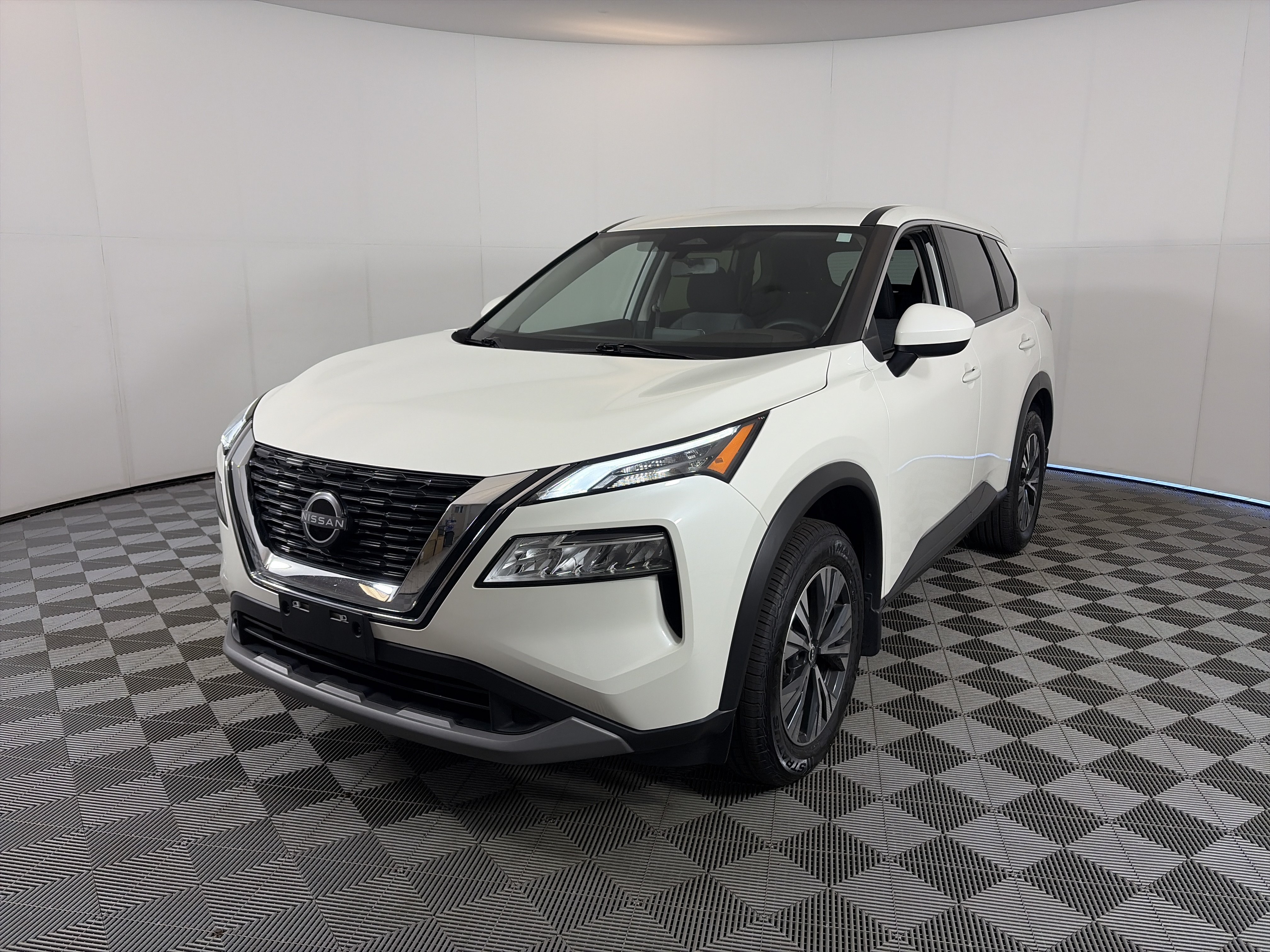 Certified 2023 Nissan Rogue SV AWD/4WD image 2