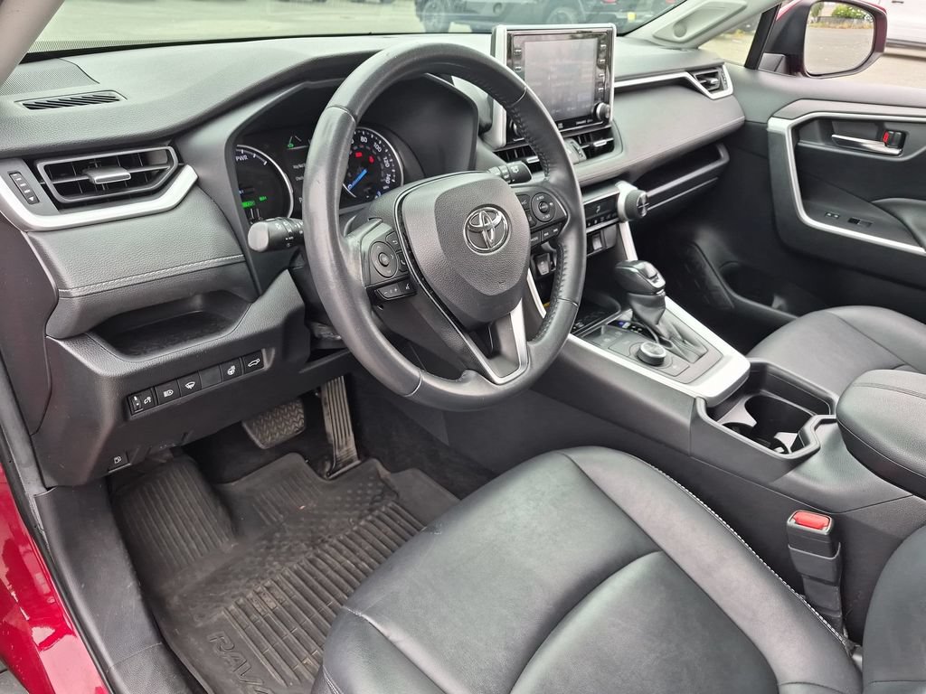 Used 2021 Toyota RAV4 XLE Premium AWD/4WD image 9