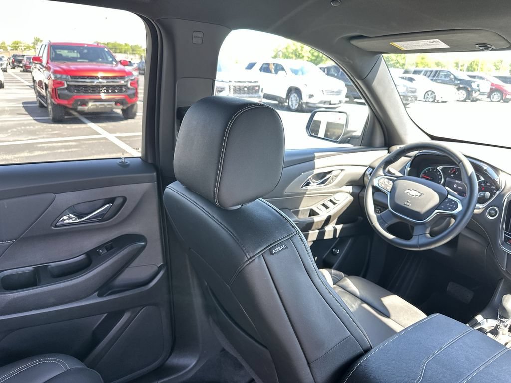 Used 2024 GMC Terrain SLE w/ Driver Convenience Package FWD image 29