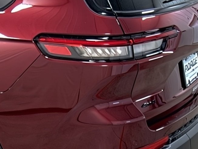 New 2025 Jeep Grand Cherokee L Limited image 10