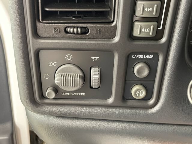 Used 2002 Chevrolet Avalanche 4x4 w/ Off-Road Suspension Pkg image 11
